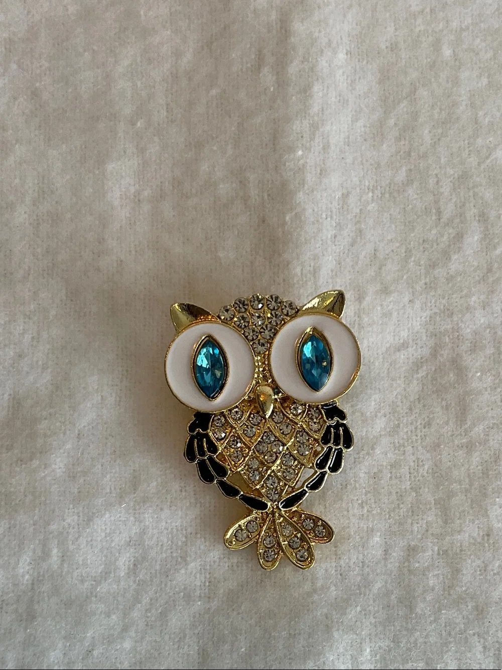 Assorted Fashion Brooches